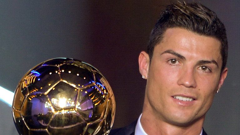 Como Cristiano Ronaldo gasta a sua fortuna?