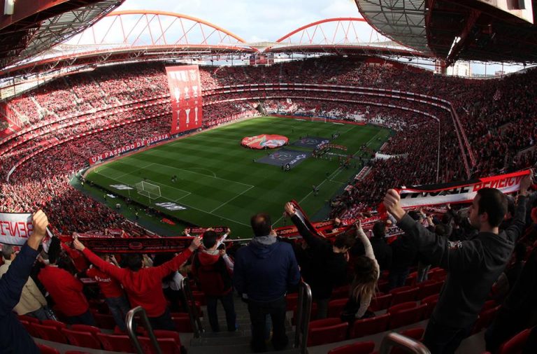 Benfica 6-0 Estoril: O aniversariante é que ofereceu um presente