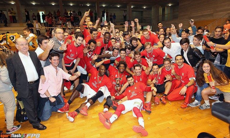 Basquetebol: Os campeões continuaram a vencer