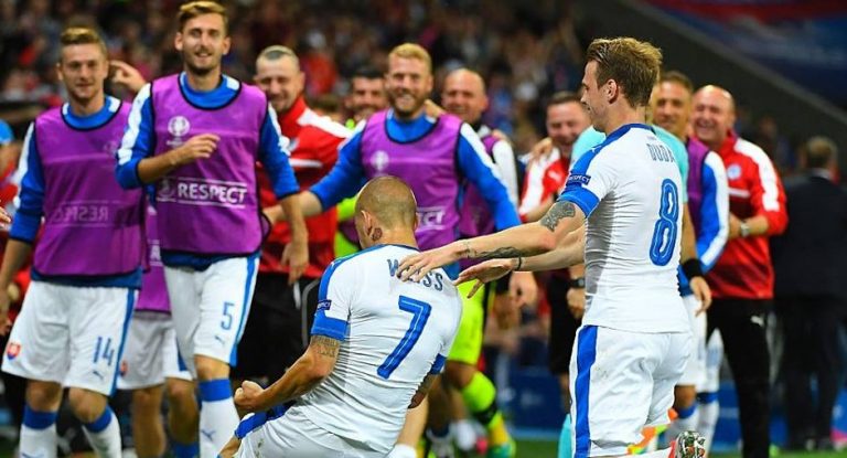 Rússia 1-2 Eslováquia: Hamsik, o super herói com mira nos pés