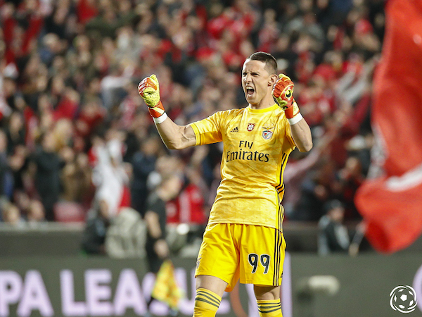 Neste momento, é quase indiscutível no onze e tem mostrado precisamente ser esse elo de ligação que o SL Benfica tanto necessitou ao longo da época.