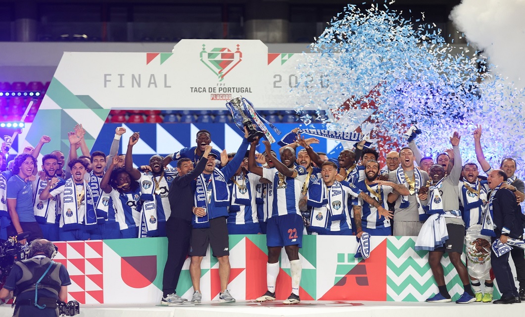 É por estes dois parágrafos que acabei de escrever que, este ano, o FC Porto tem de ser um campeão que ainda tem de ser mais campeão.