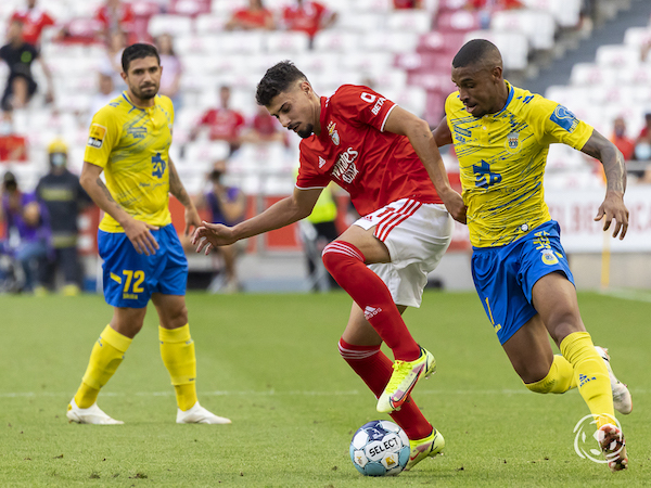 Gil Dias tem-se mostrado uma boa alternativa a Grimaldo na lateral esquerda do SL Benfica.