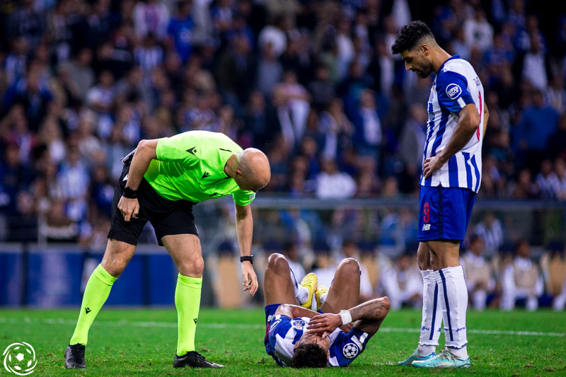 Anthony Taylor árbitro Mehdi Taremi