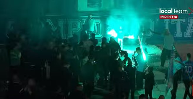 cidade de Nápoles em festa