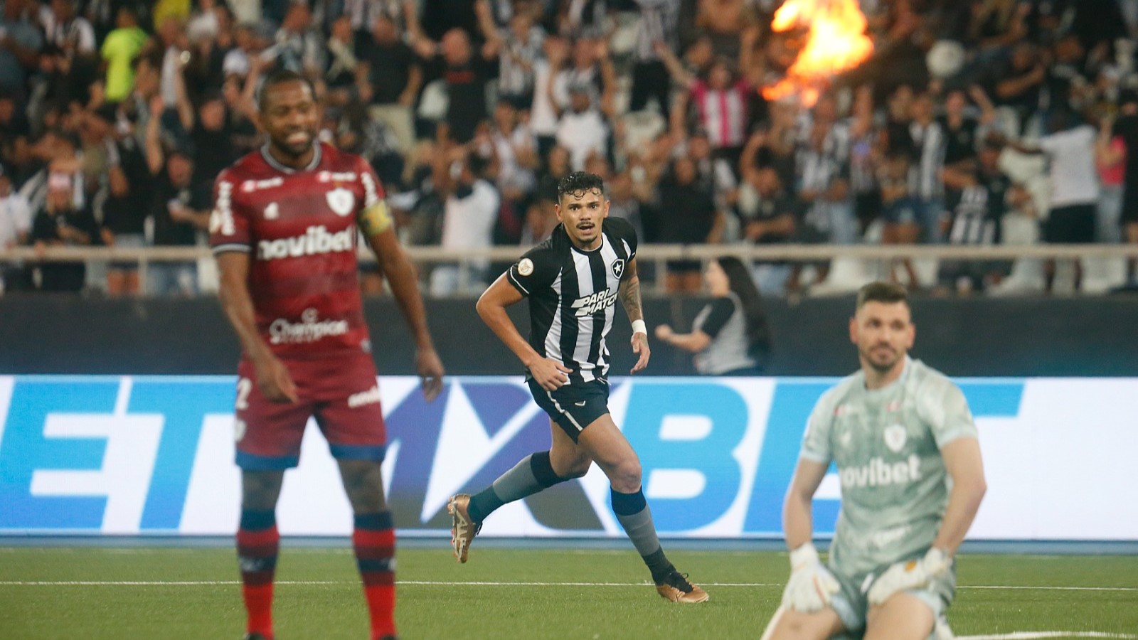 Tiquinho Soares Botafogo