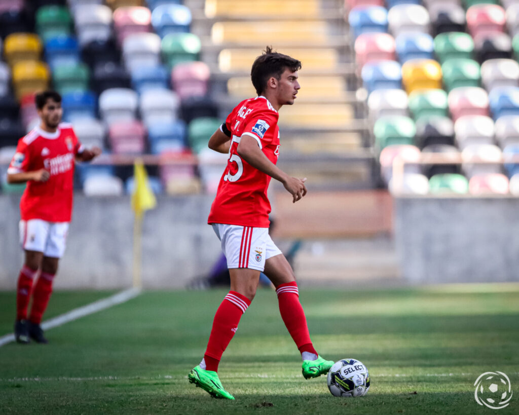 Rafael Rodrigues num jogo do SL Benfica B