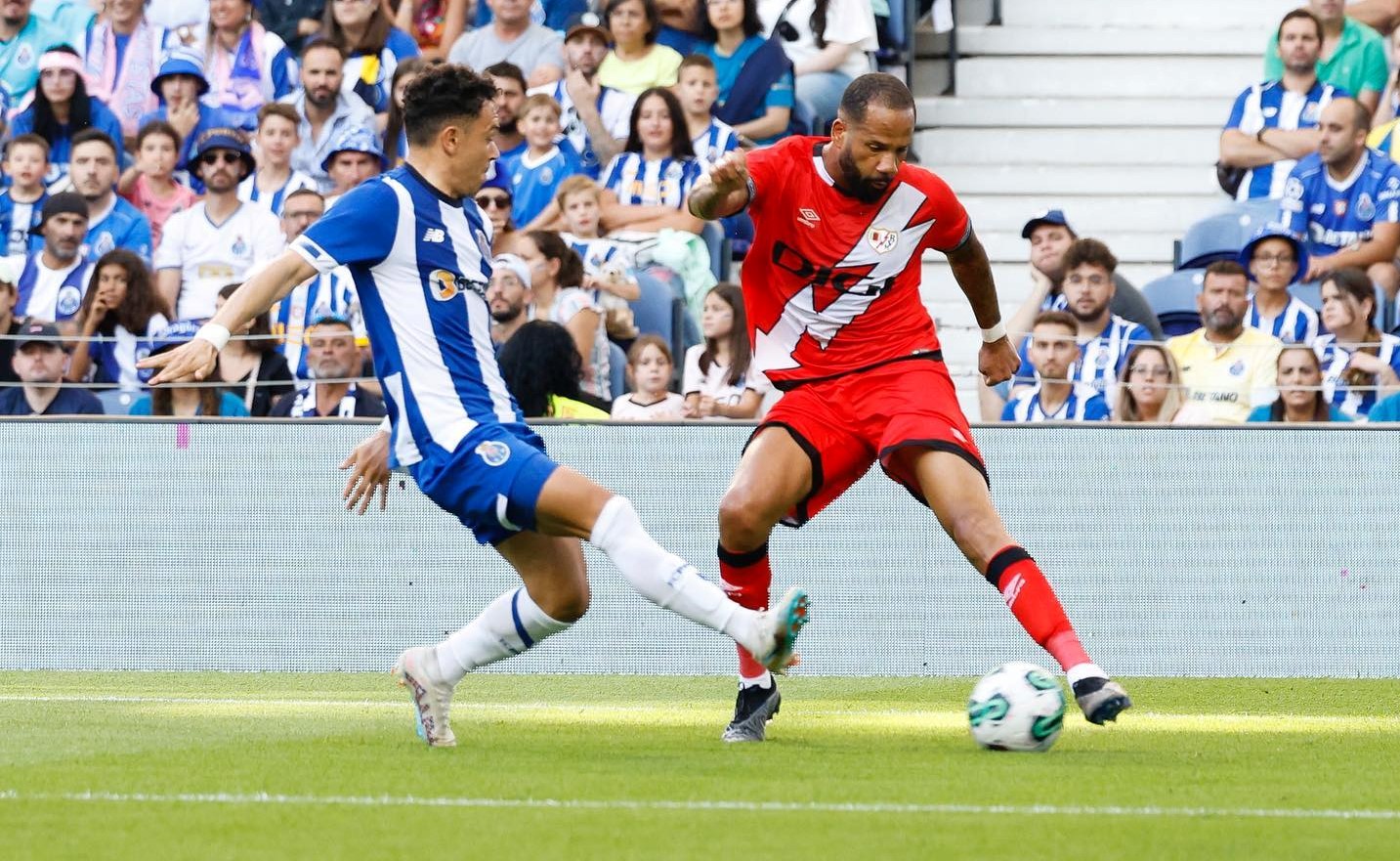 Pepê e Bebé no FC Porto vs Rayo Vallecano
