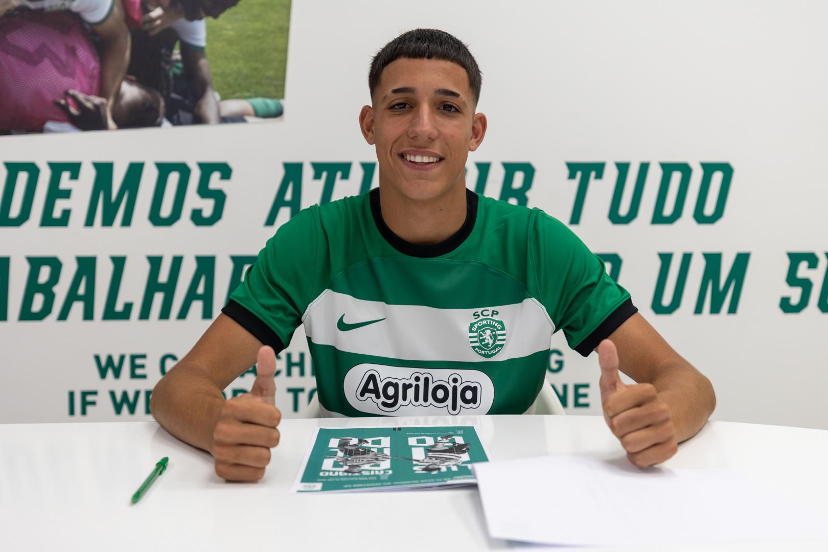 Telmo Coimbra renova com o Sporting