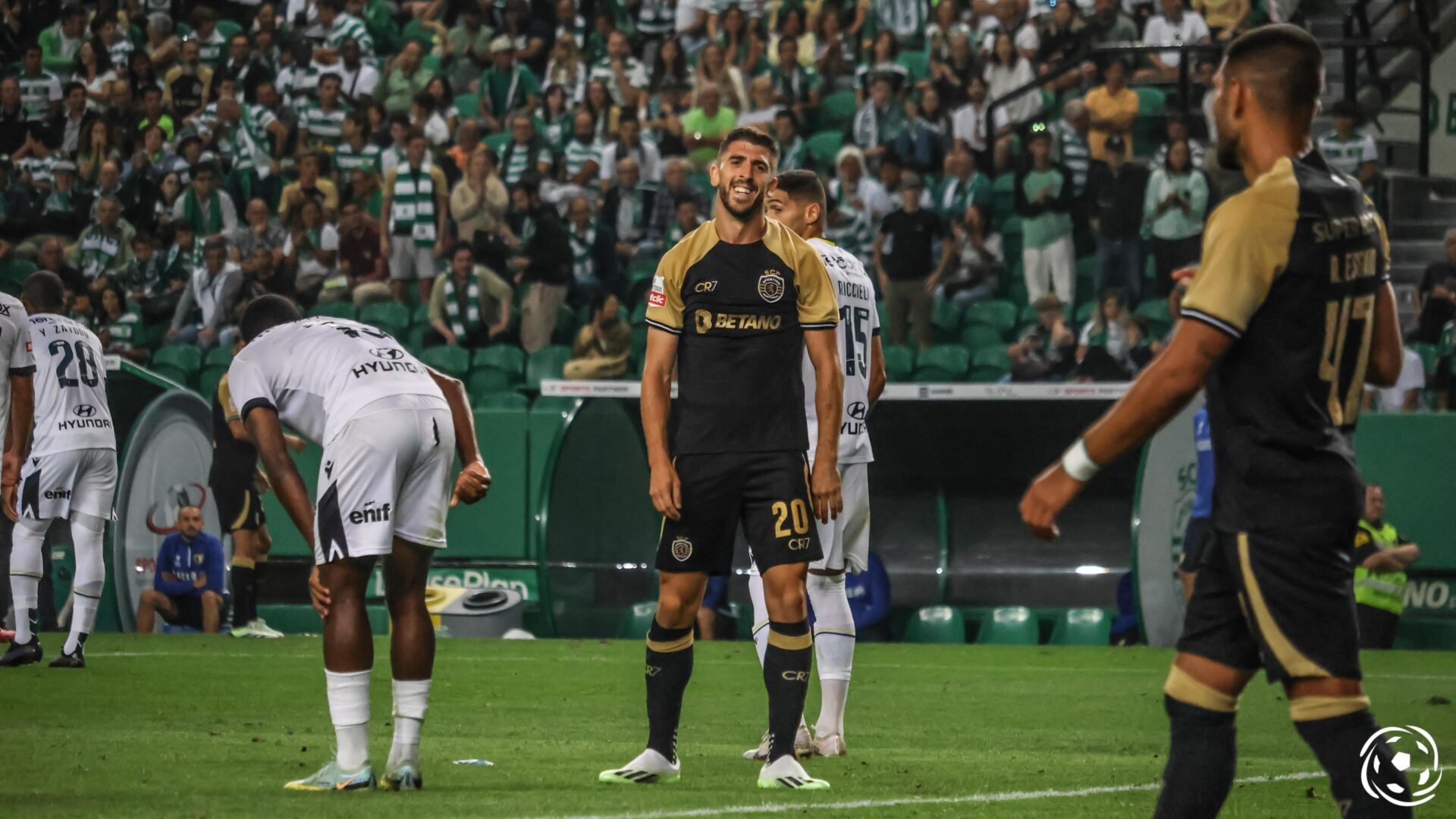 Velho conhecido nos lados de Braga, é Paulinho que tem proporcionado sorrisos aos adeptos do Sporting. O avançado português de 30 anos tem estado em grande destaque nas primeiras três jornadas da Liga somando, para já, quatro golos e quatro assistências.