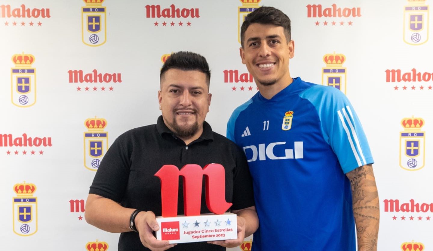 Santi Colombatto recebe prémio no Oviedo
