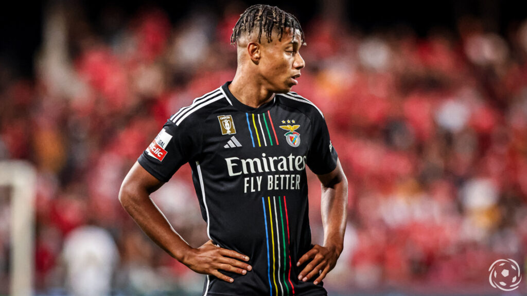 David Neres com a camisola do Benfica