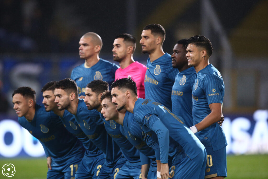 Onze inicial dos Dragões frente ao Vitória SC