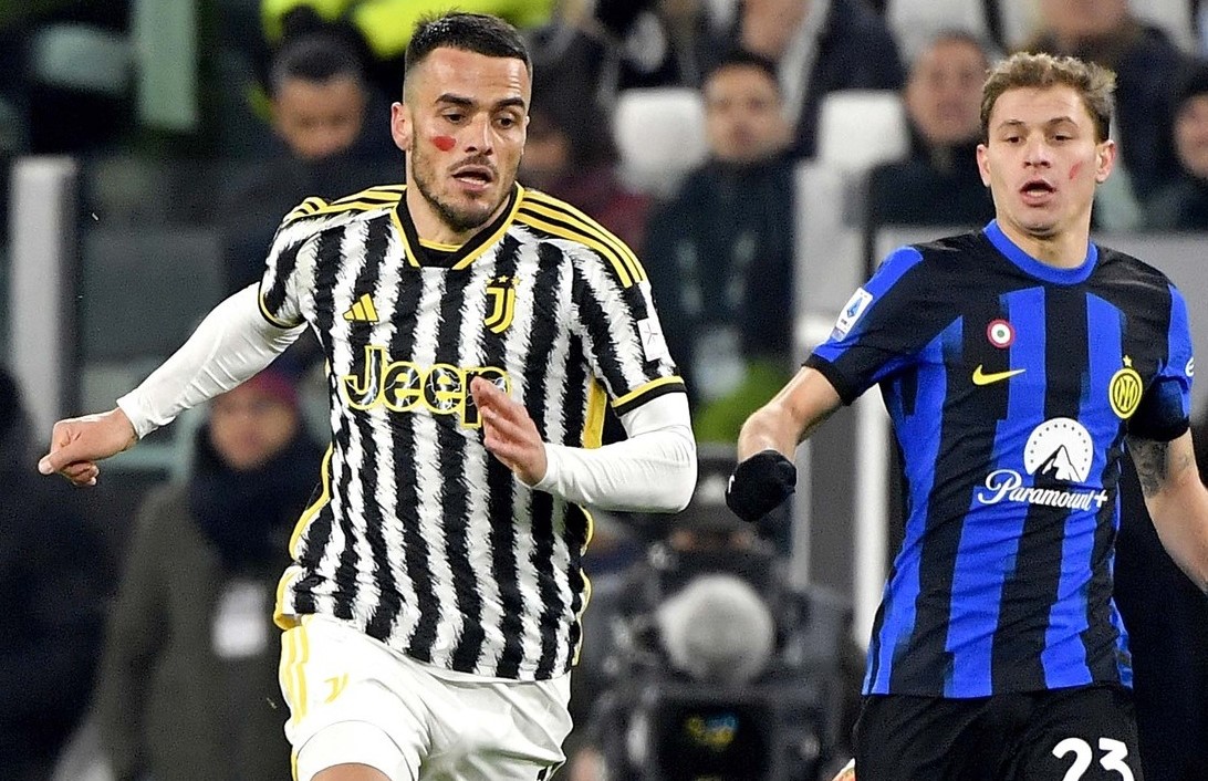 Juventus e Inter de Milão a jogarem Barella