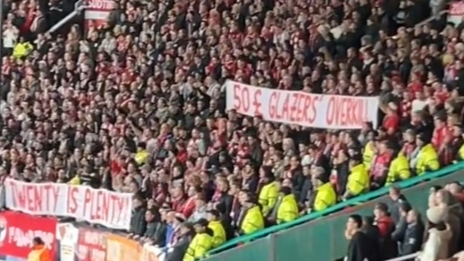 Faixa Glazers Manchester United Bayern Munique
