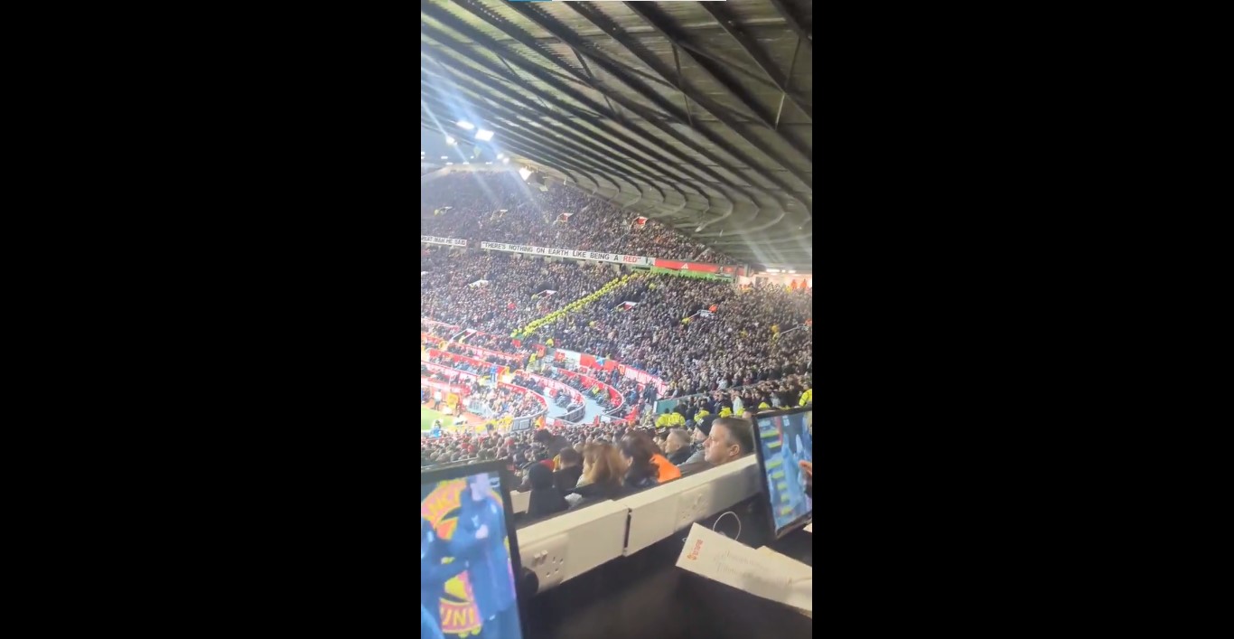 Adeptos do Aston Villa no Old Trafford