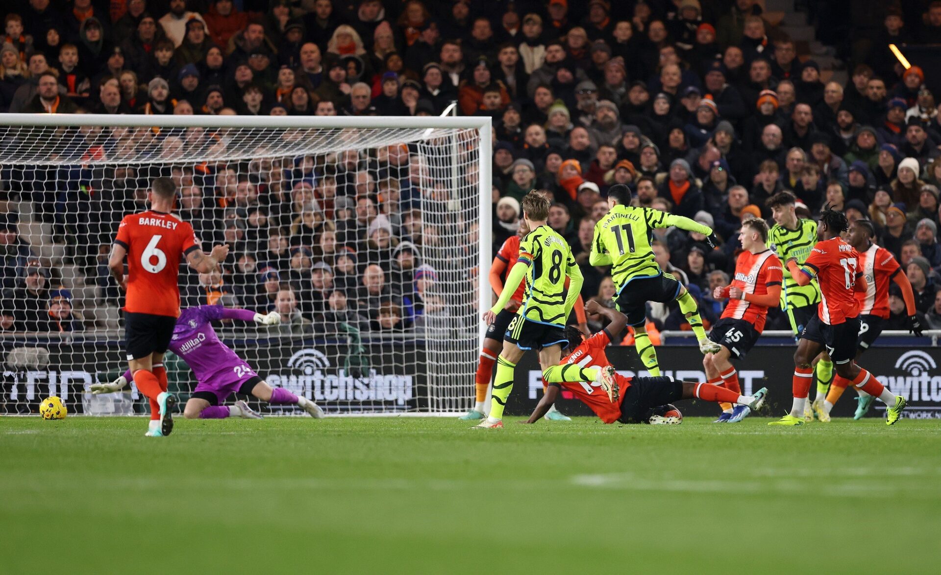 Arsenal e Luton Town a jogarem para a Premier League