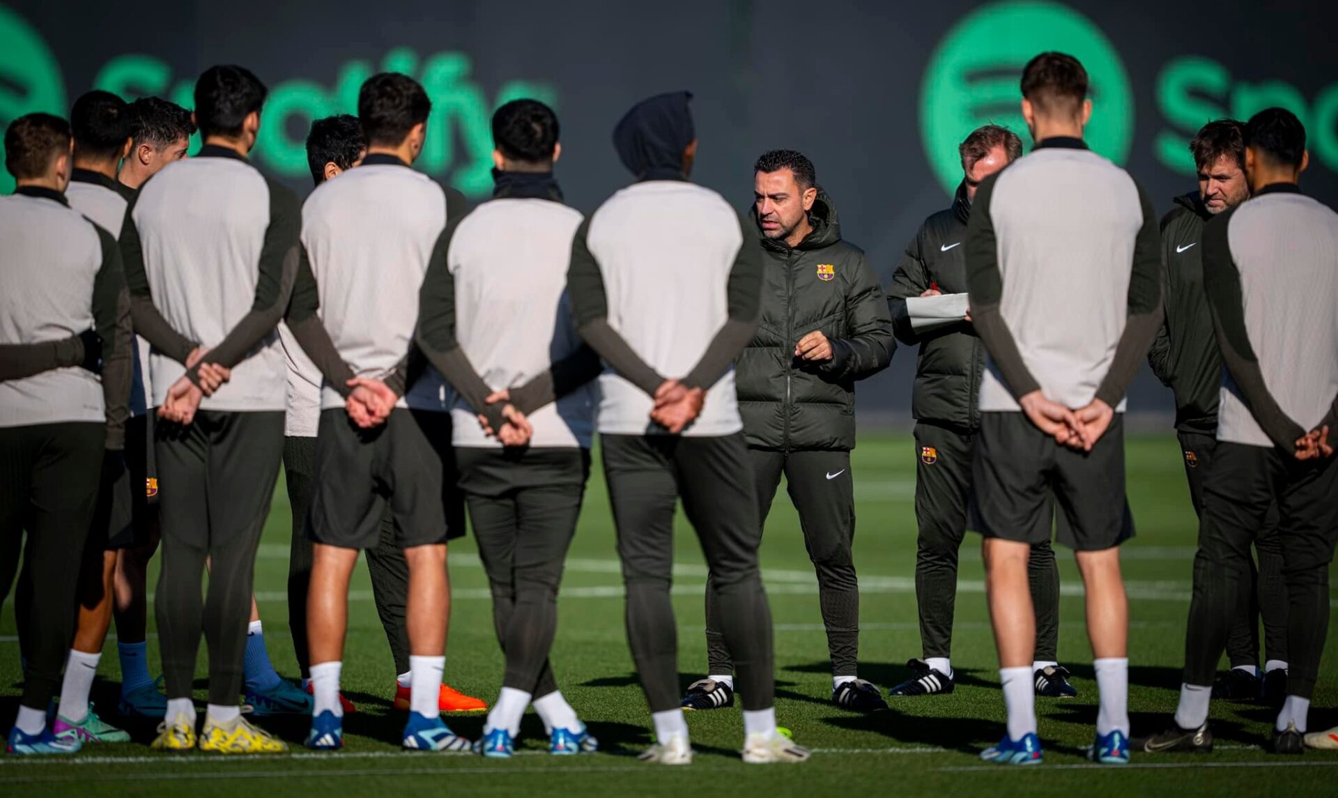 Jogadores do Barcelona a treinar
