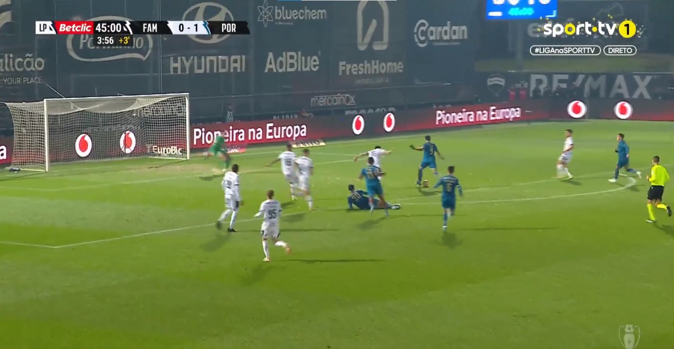 Mehdi Taremi faz golo