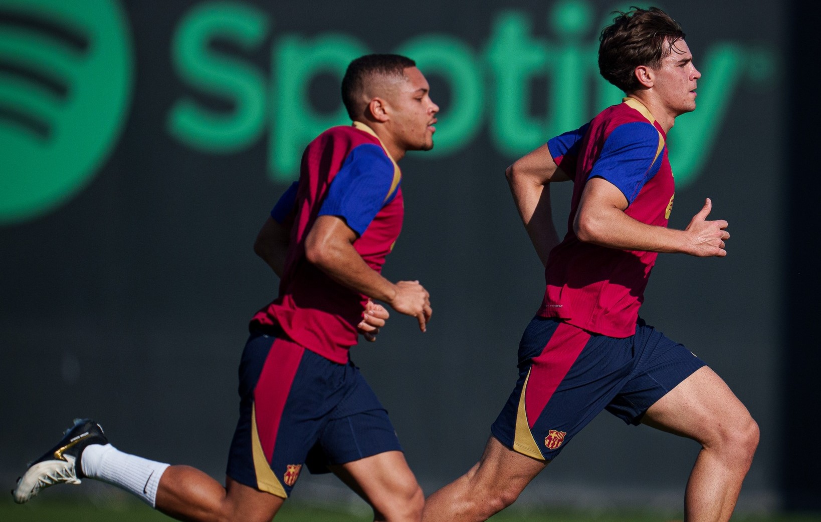 Jogadores do Barcelona a treinar