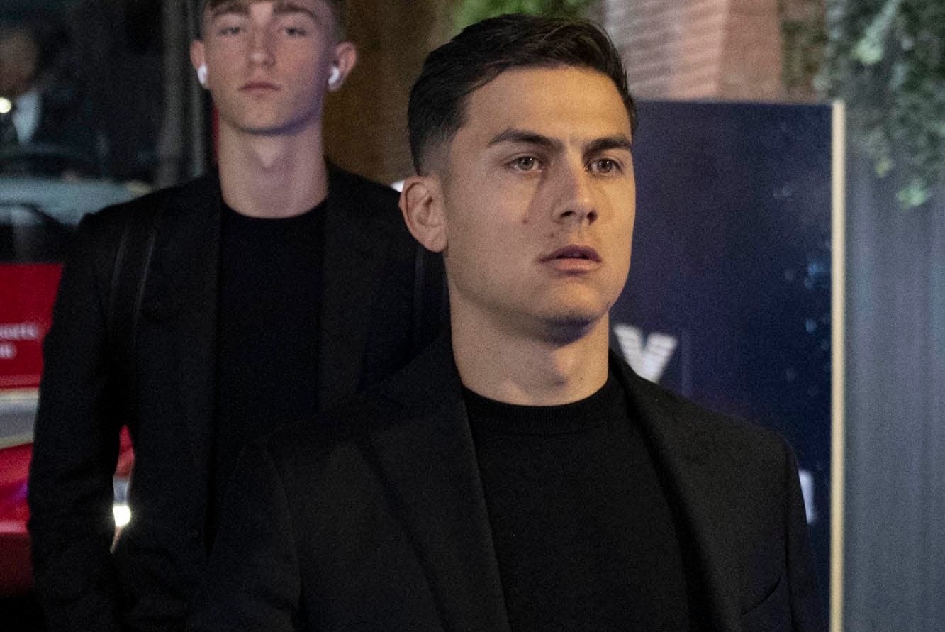 Paulo Dybala antes de jogo da AS Roma