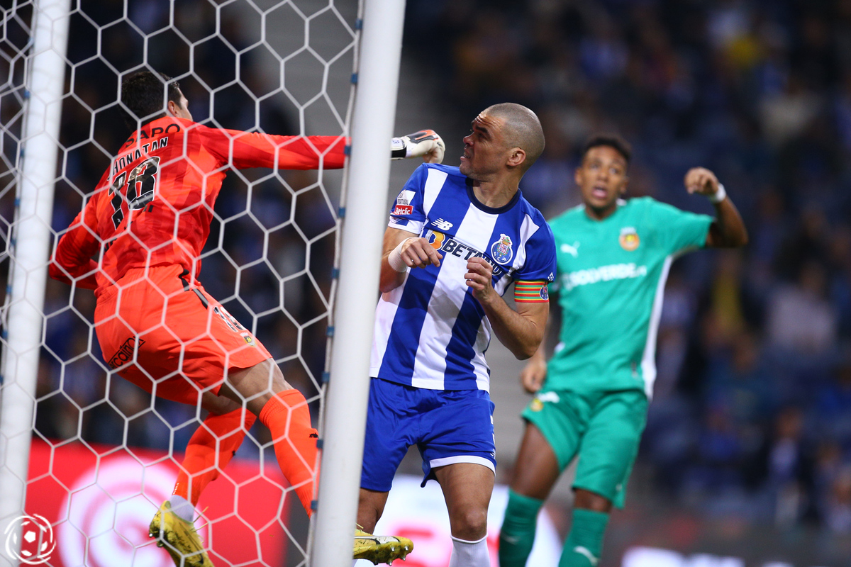 Pepe a jogar no FC Porto Rio Ave