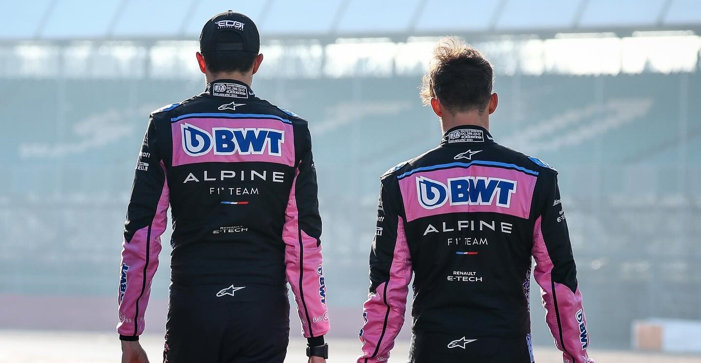 Pilotos da Alpine Gasly e Ocon