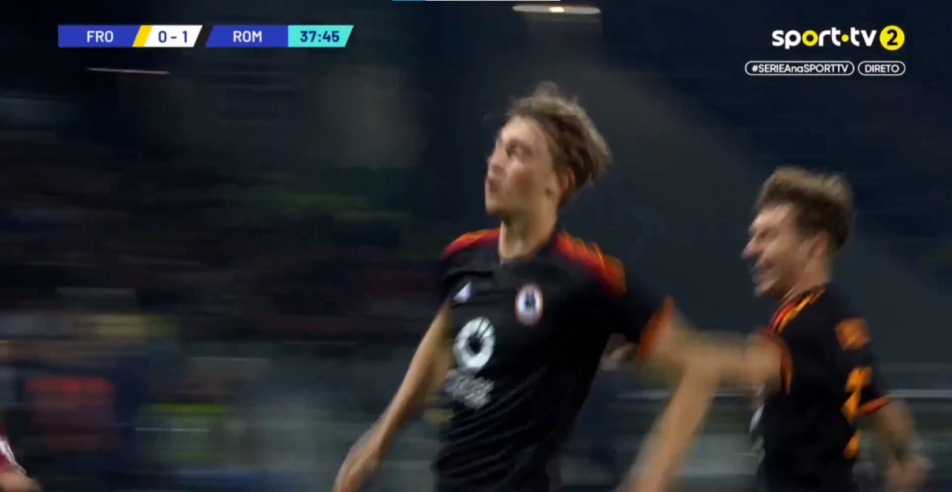 Dean Huijse celebra golo