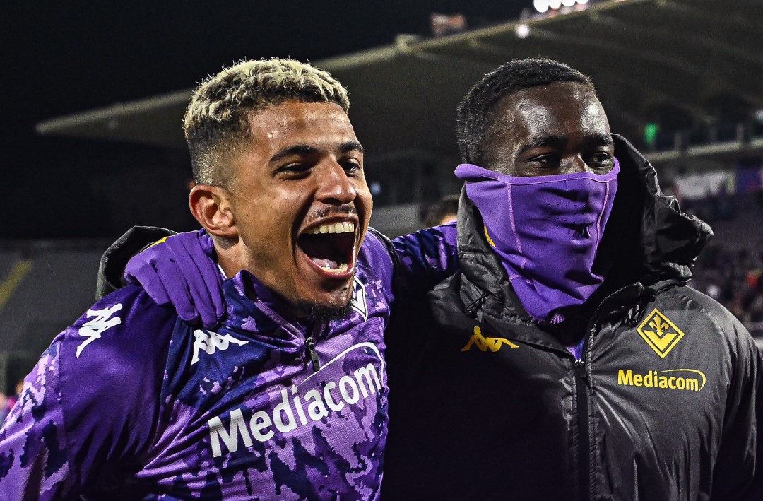 Atletas da Fiorentina celebram Itália