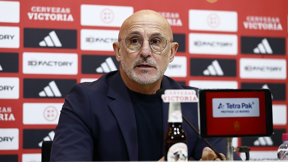 Luis de la Fuente estreia-se pela Espanha numa grande competição.