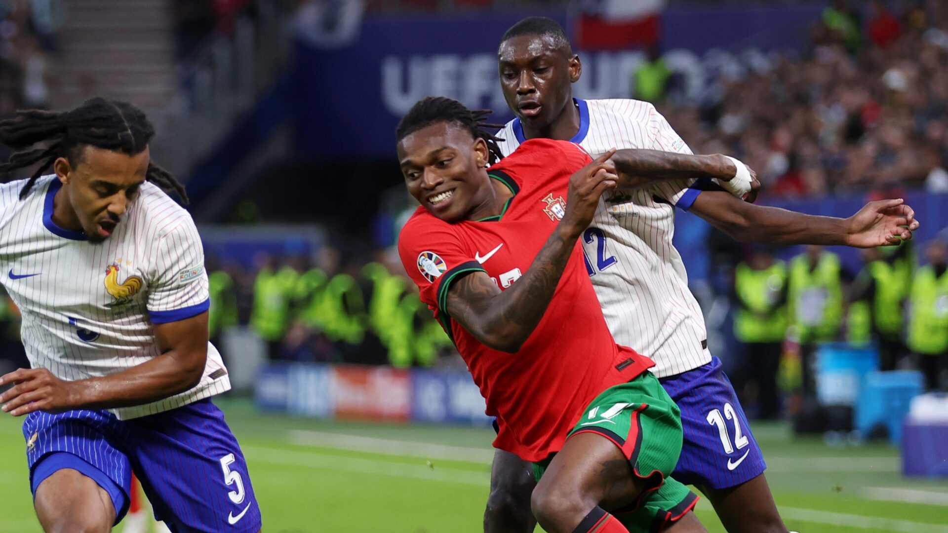 Rafael Leão Jules Koundé Portugal França
