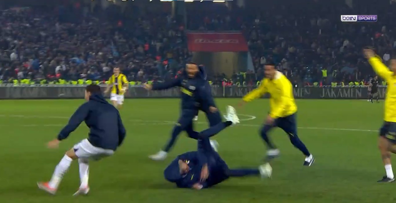 José Mourinho celebra Fenerbahçe