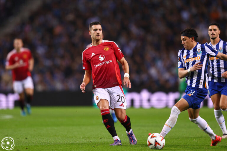 Diogo Dalot está em Gondomar para marcar presença nos velórios de Diogo Jota e André Silva