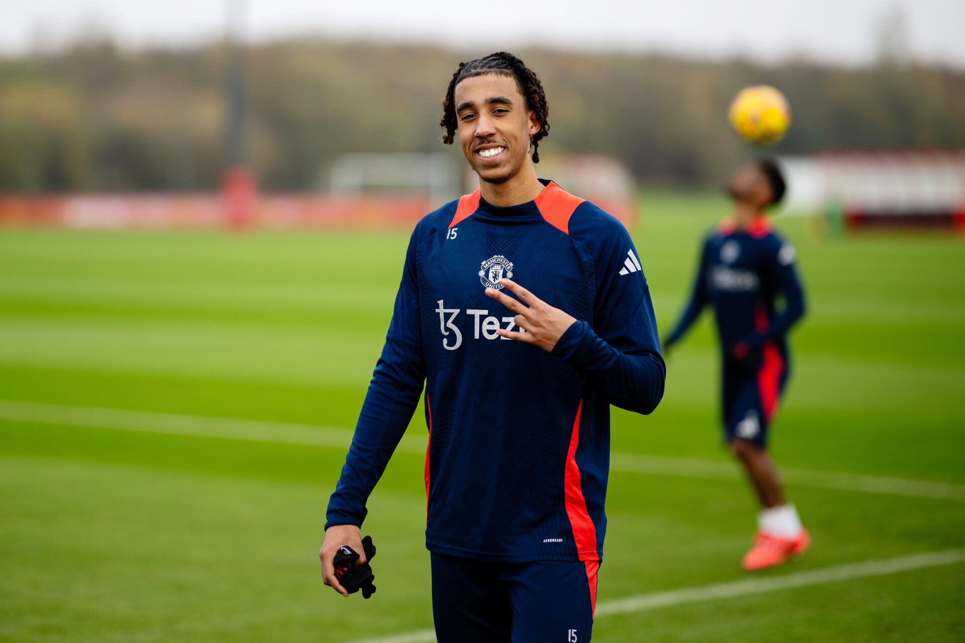 Leny Yoro Manchester United