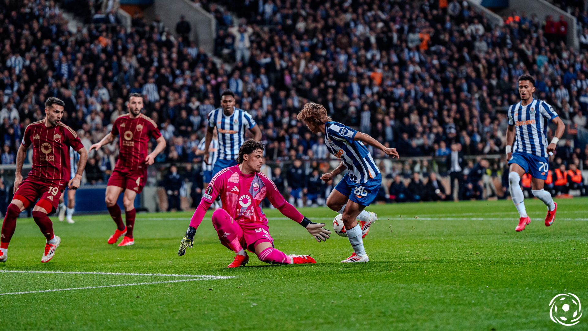 Rodrigo Mora no FC Porto x AS Roma
