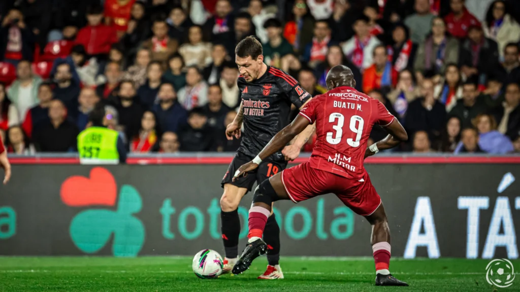 Andrea Belotti e Buatu no Gil Vicente x Benfica