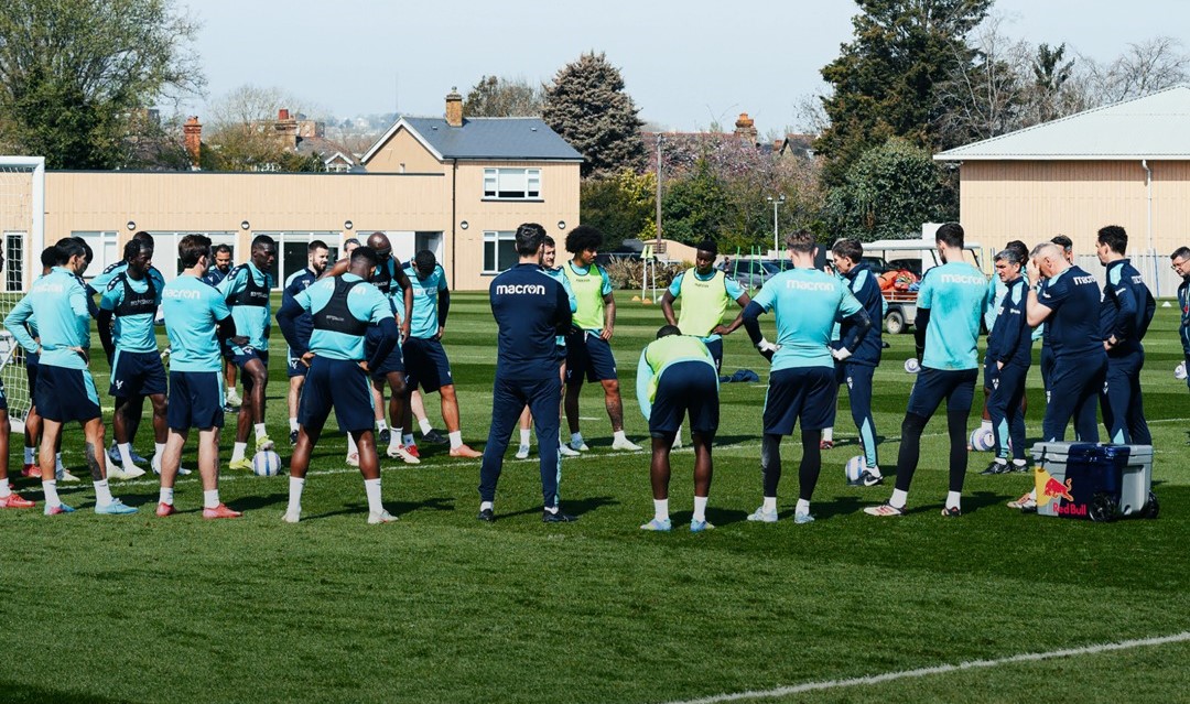 Crystal Palace treino jogadores