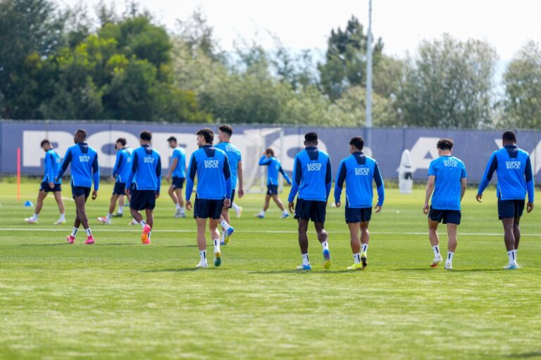 FC Porto fecha defesa-central por 5+1 milhões de euros