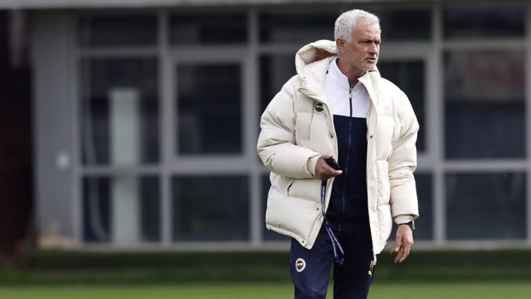 José Mourinho descarta contratar jogador do Real Madrid para o Fenerbahçe