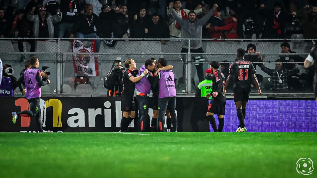 Benfica jogadores Jogadores do Benfica celebram