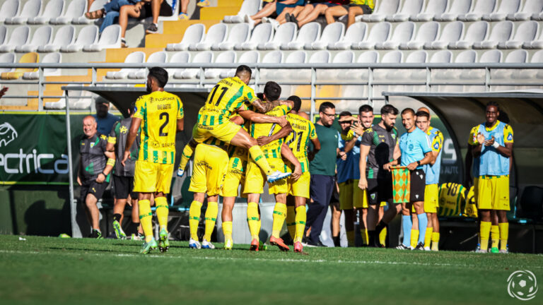 Tondela sela a contratação de jogador da Premier League
