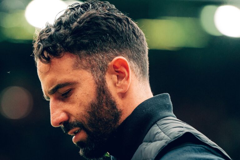 Manchester United entra na corrida por alvo do FC Porto