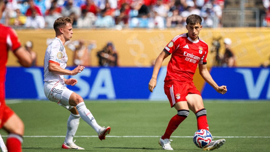 Adrian Bajrami Joshua Kimmich Benfica Bayern Munique