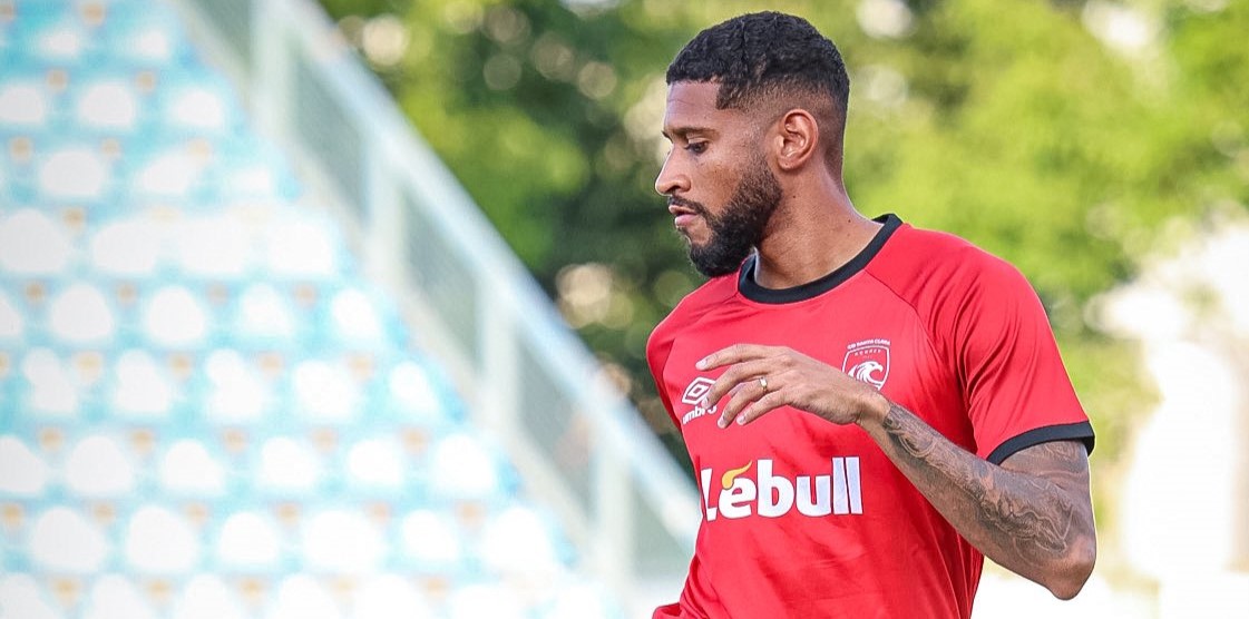 Adriano Firmino no Santa Clara