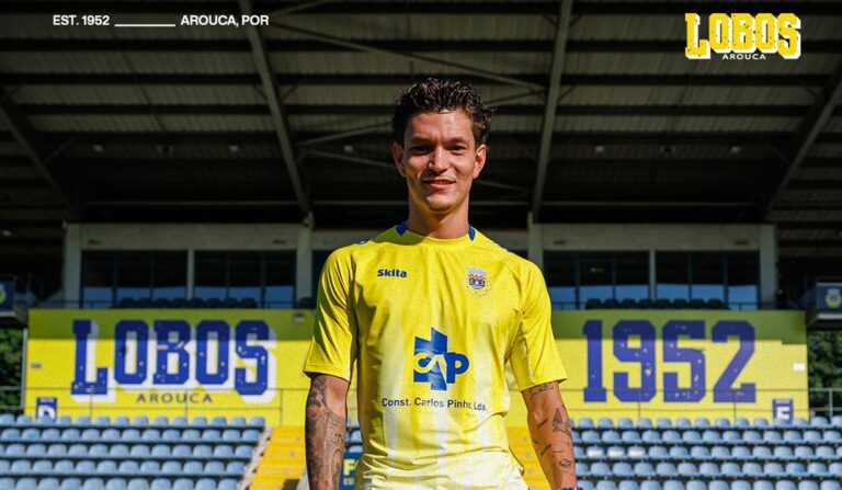 Arnau Solà oficializado como reforço do Arouca