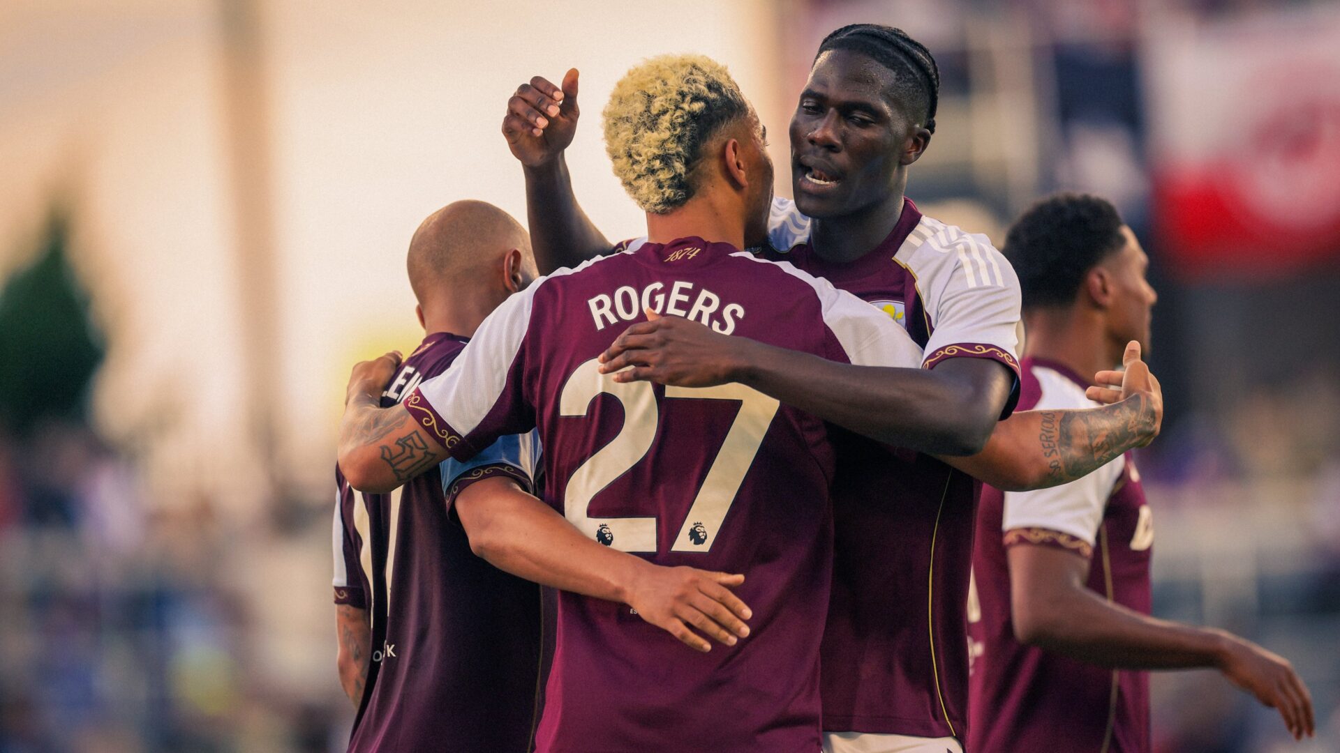 Aston Villa Jogadores Amadou Onana Morgan Rogers
