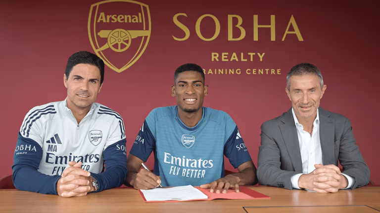 Arsenal oficializa Cristhian Mosquera para o eixo da defesa
