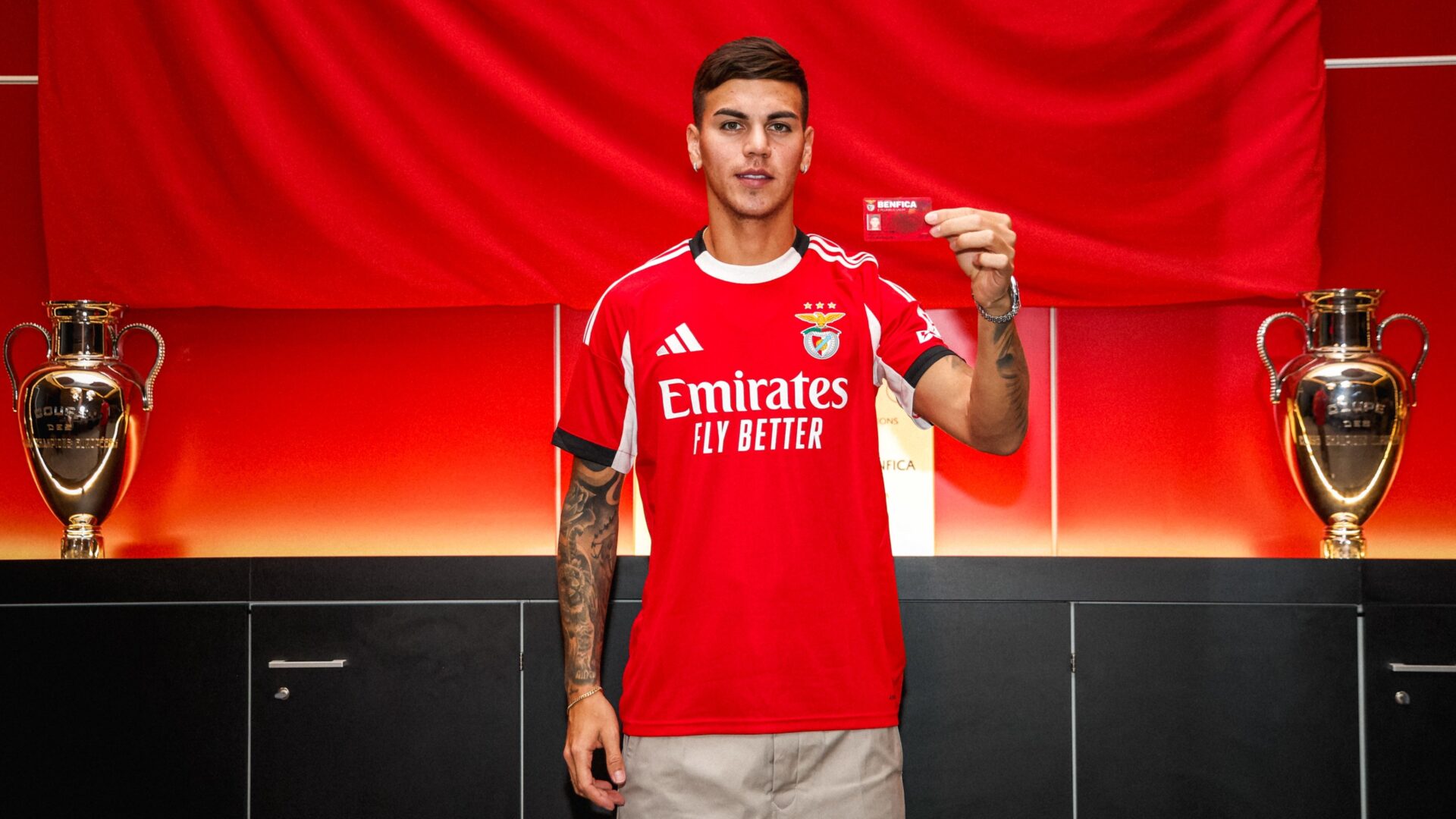 Enzo Barrenechea Benfica 2