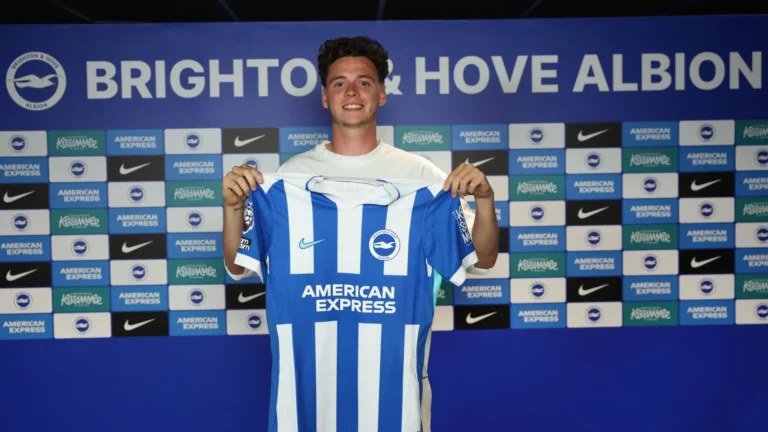 Maxim De Cuyper é reforço do Brighton até 2030