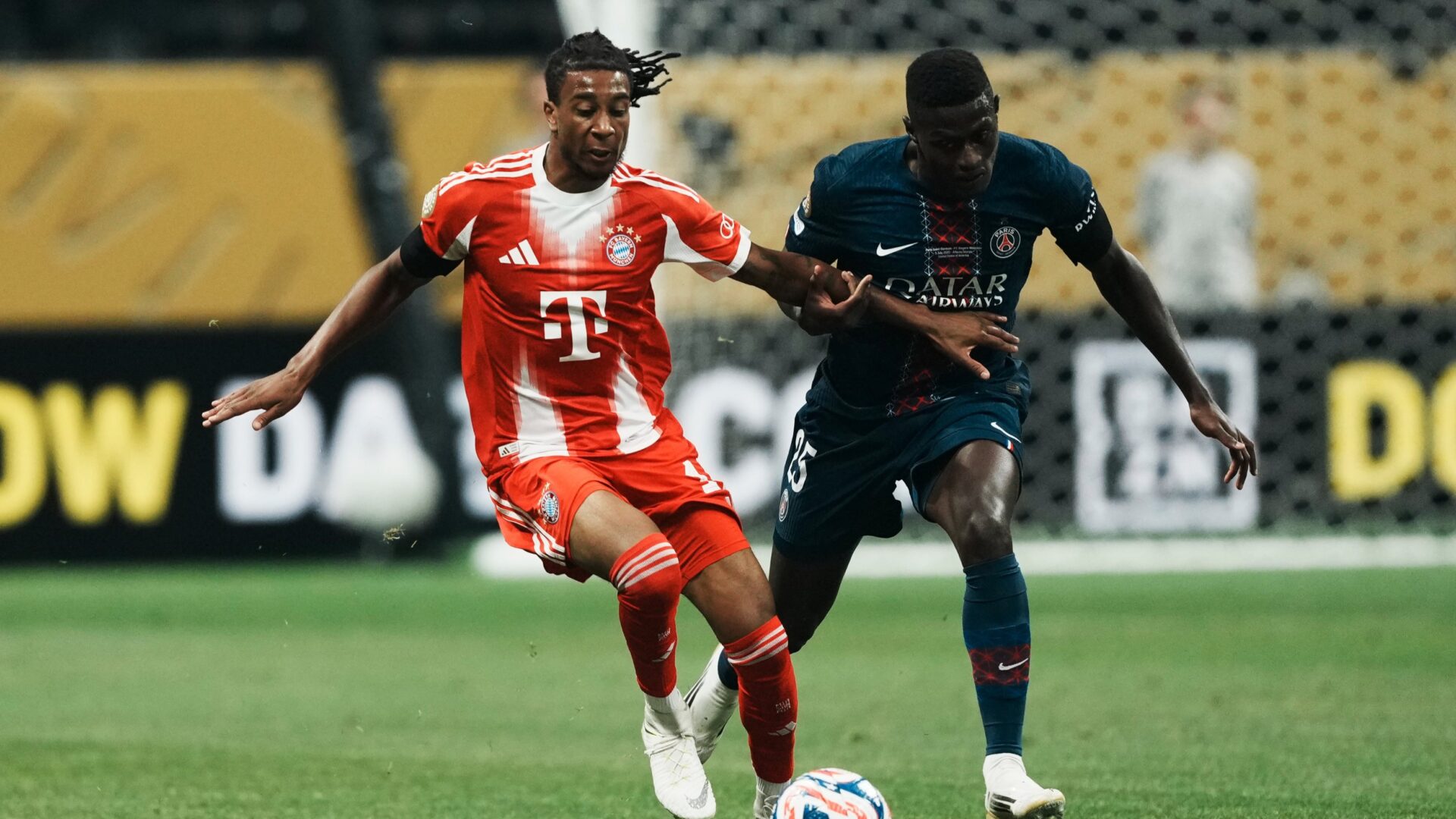 Michel Olise Nuno Mendes Bayern Munique PSG